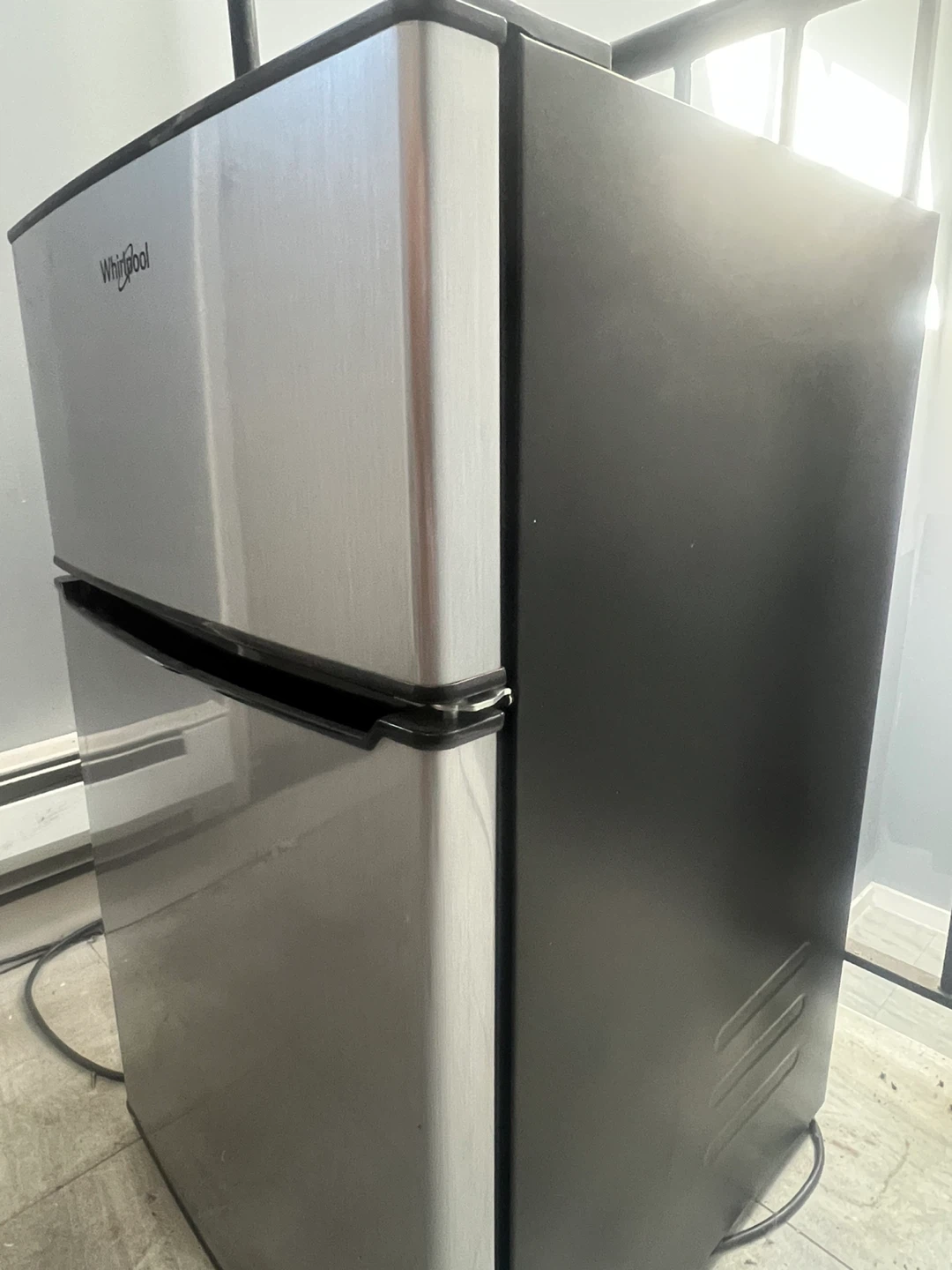 Whirlpool Mini Fridge - photo 3