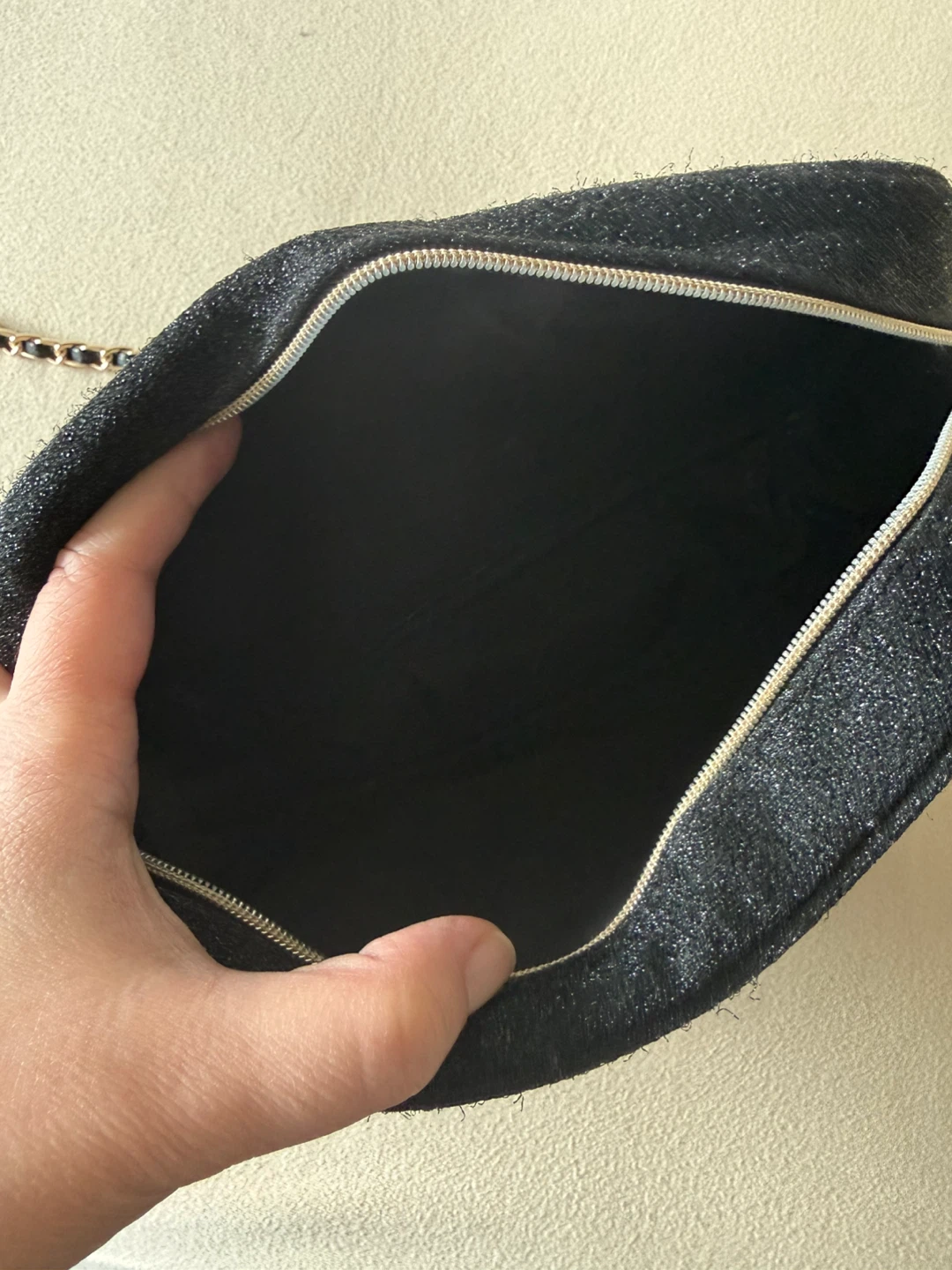 Chanel Makeup Bag From 2021 Holiday Collection - photo 3