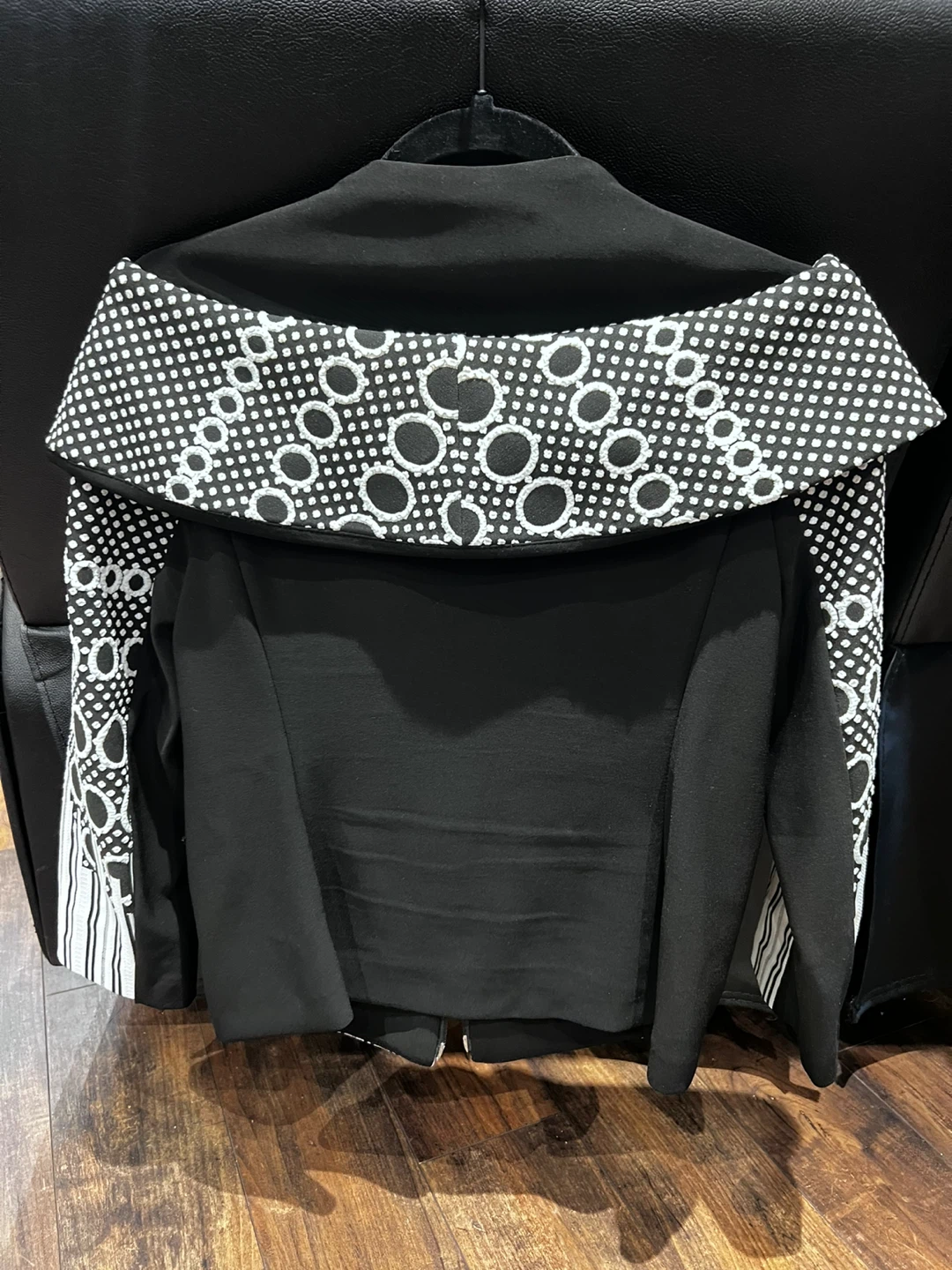 Joseph Ribkoff Black & White Pattern Jacket Size 8 - photo 2