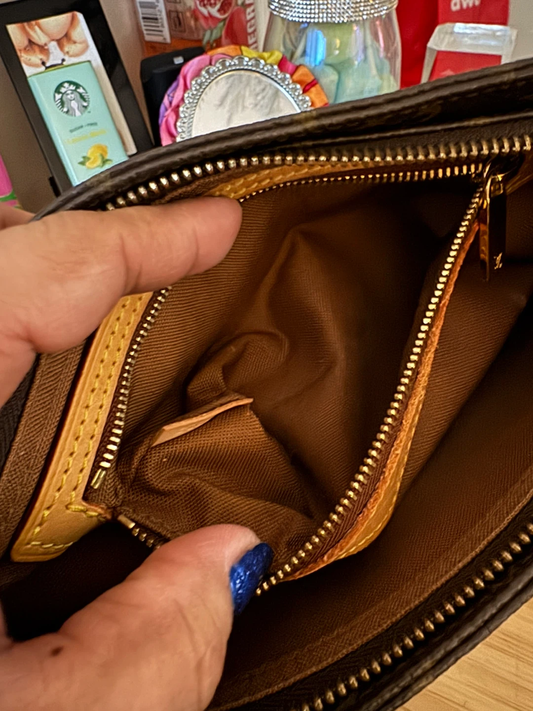 Louis Vuitton Monogram Pouch - photo 4