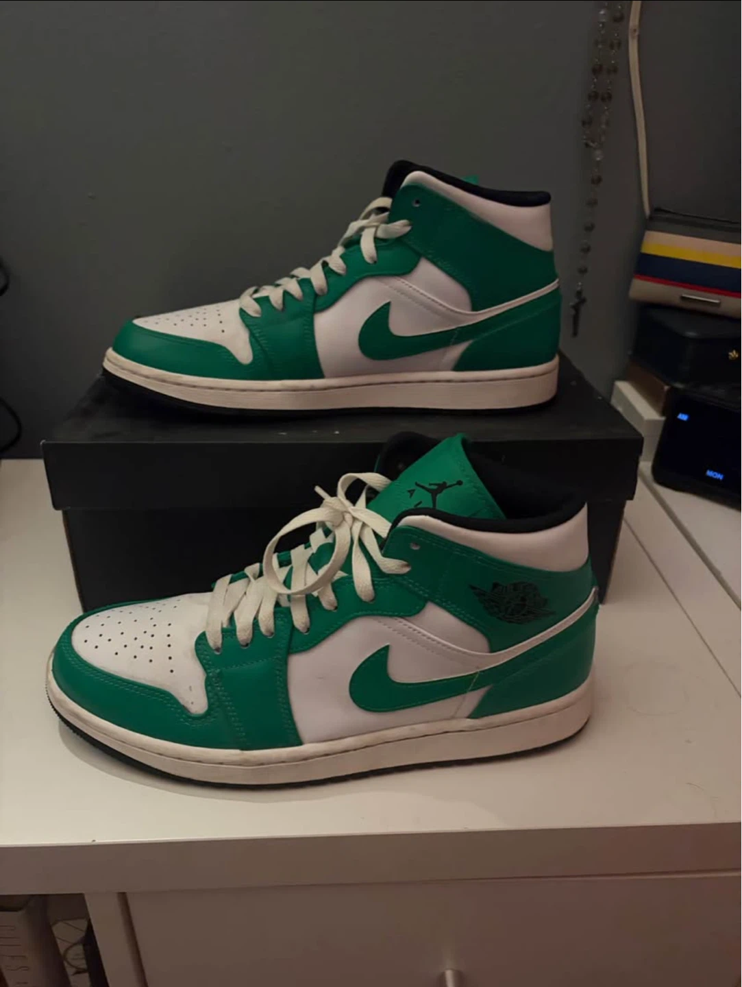 Air Jordan 1 Mid Lucky Green Black White Sneakers Men's Size 9.5 - photo 4