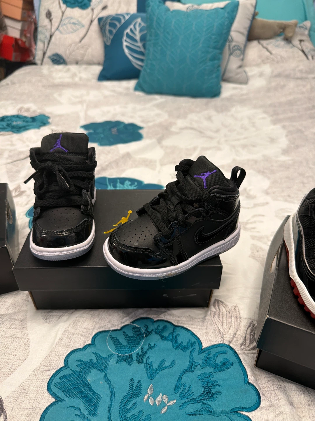 Baby Jordan 1 Sneakers and clothes all for $100 - photo 5