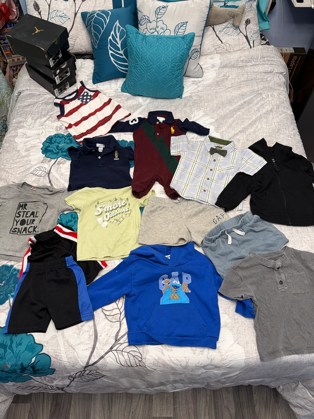 Baby Jordan 1 Sneakers and clothes all for $100 - photo 3