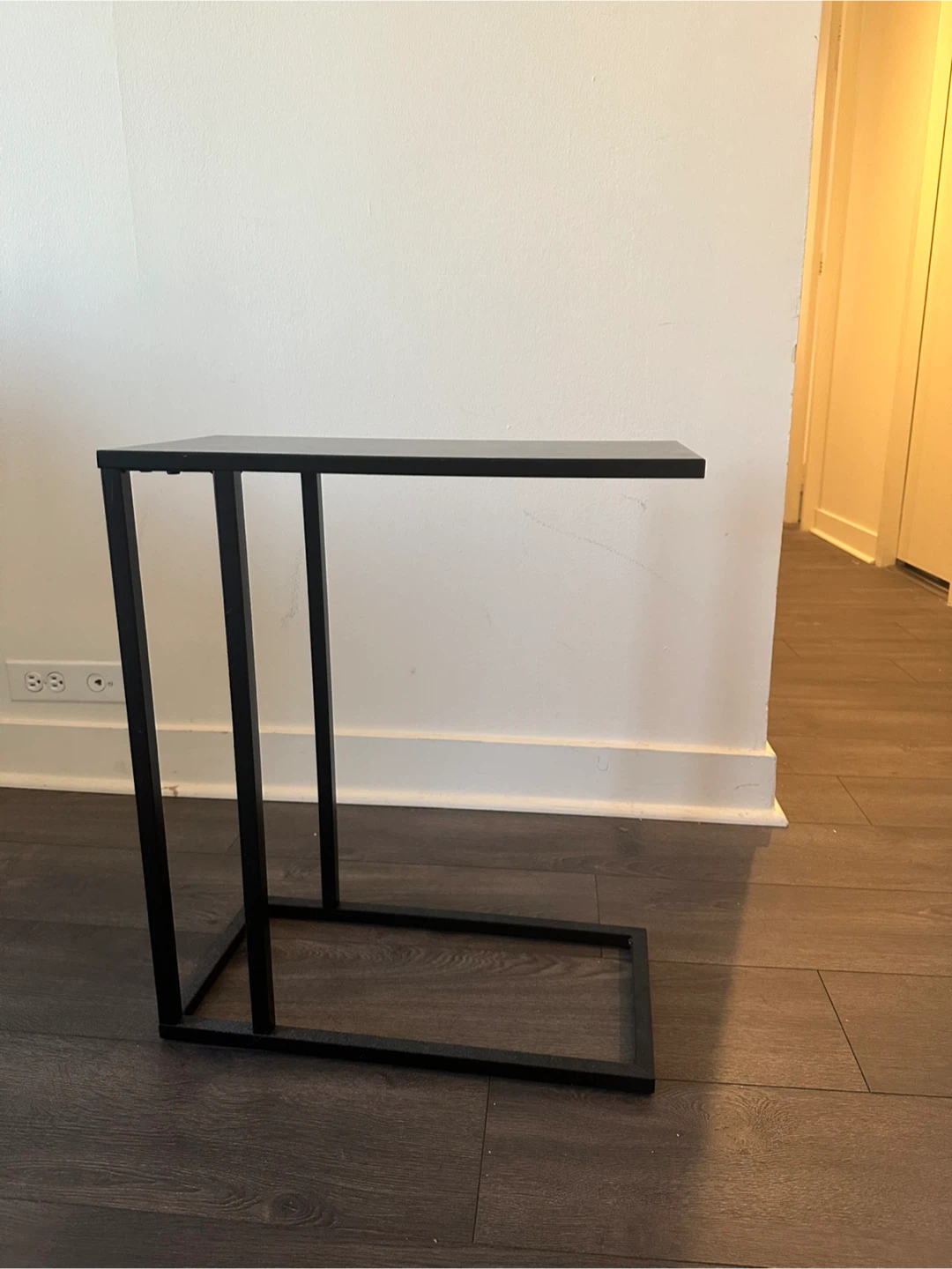 Black C-Table Side Table