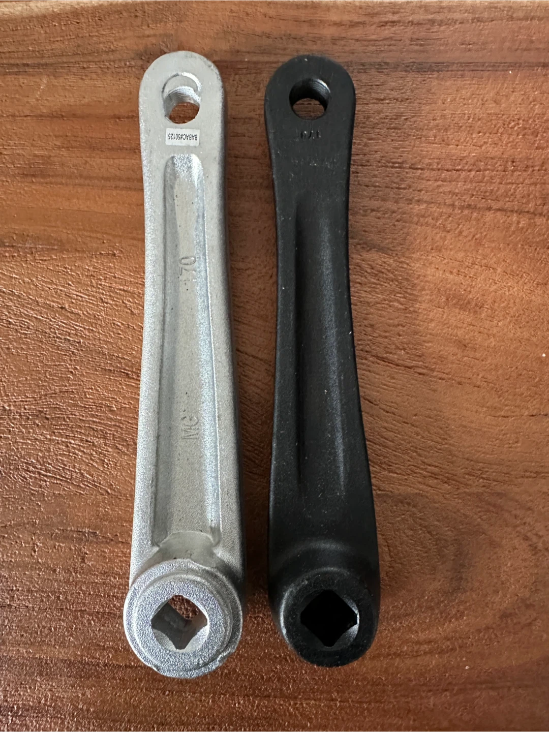 Bicycle Crank Arms Set (Silver and Black)