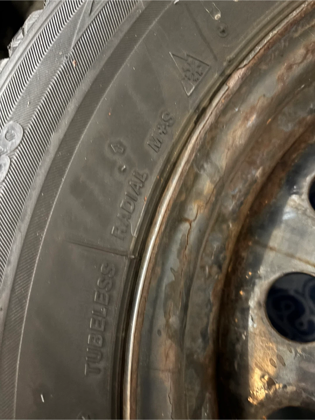 Winter tires on steel rims - photo 3