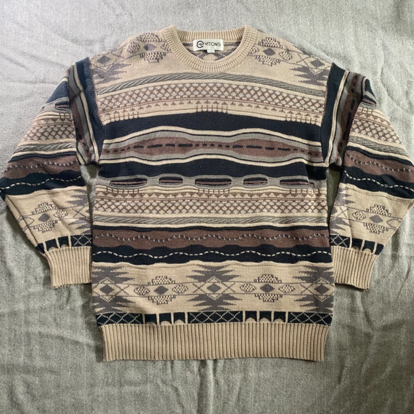 Yitong Men's Sweater Size 115