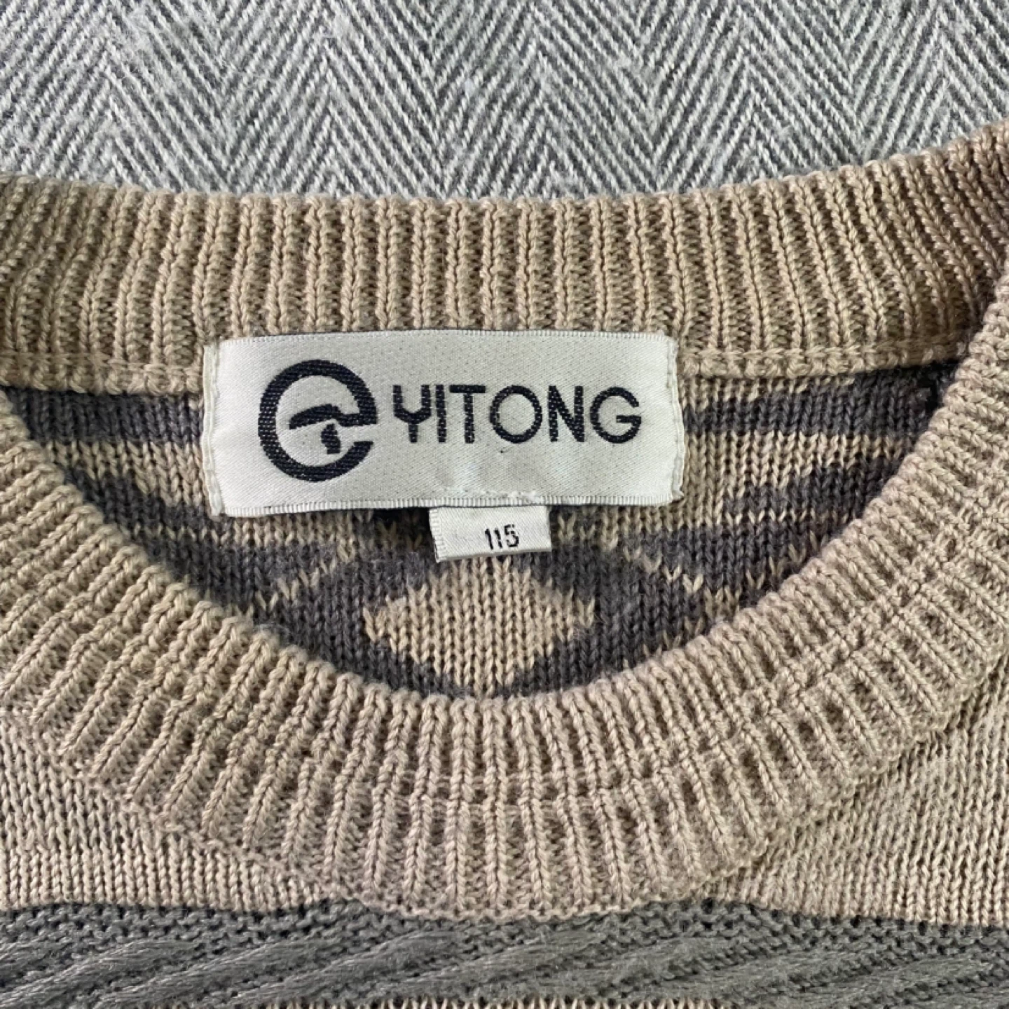 Yitong Men's Sweater Size 115 - photo 3