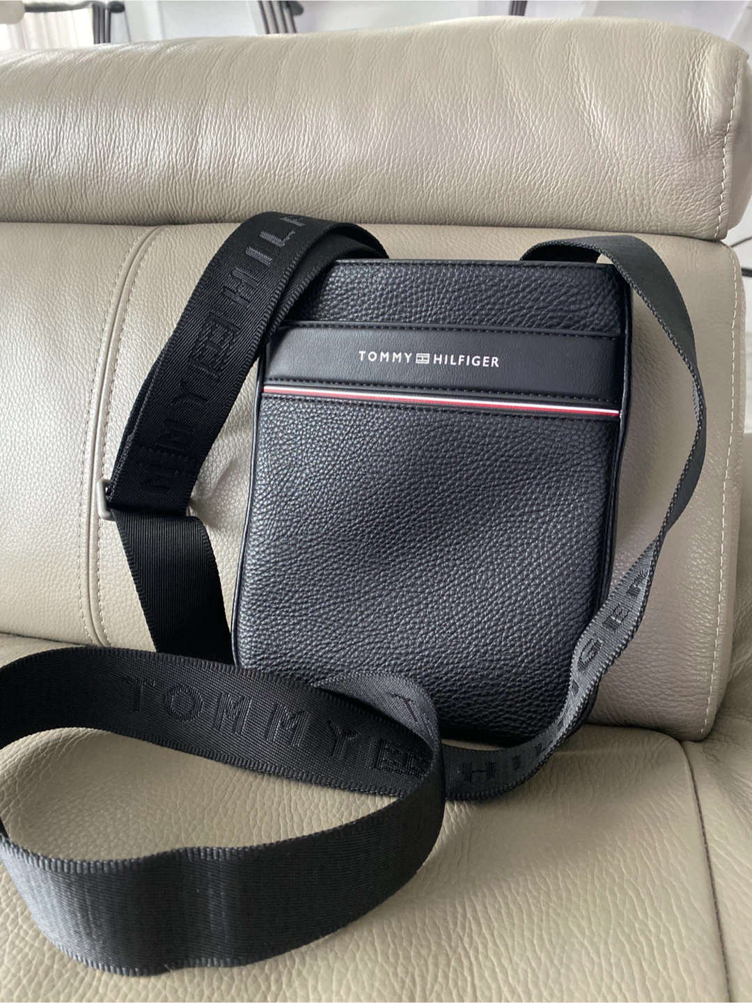 HILFIGER TH BUSINESS CORPORATE CROSSBODY BAG