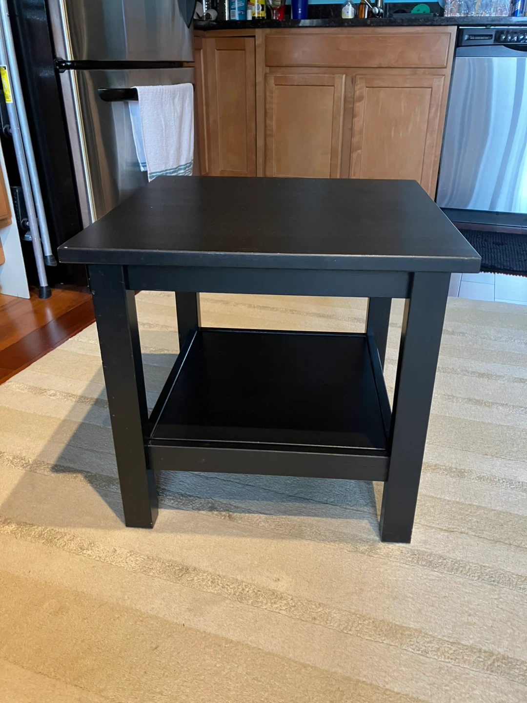 Black End Table with Shelf🥕 - photo 2