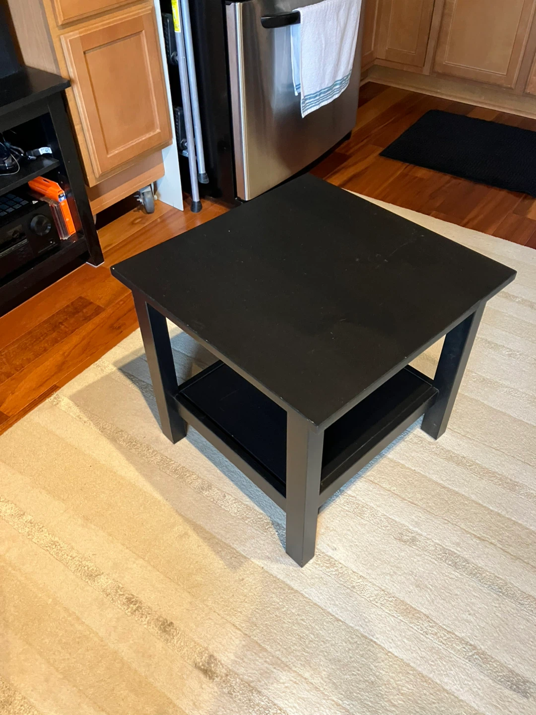 Black End Table with Shelf🥕 - photo 3