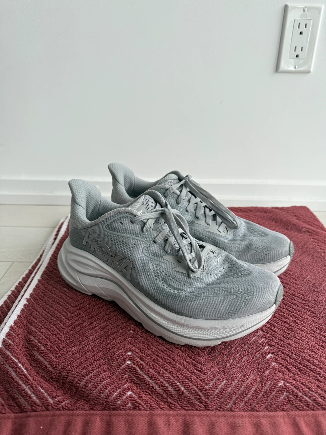 Hoka Clifton 10 Grey Running Shoes