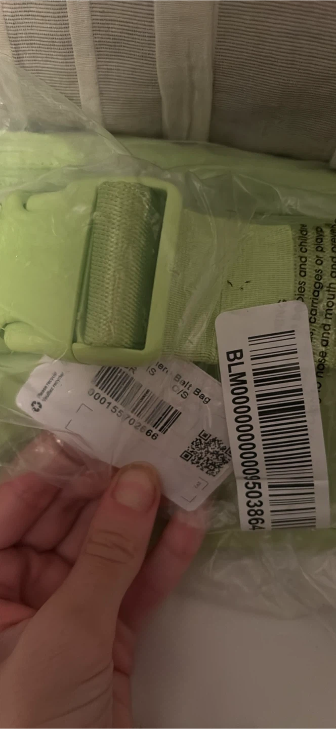 Lululemon Everywhere Belt Bag sour grape tags on - photo 2