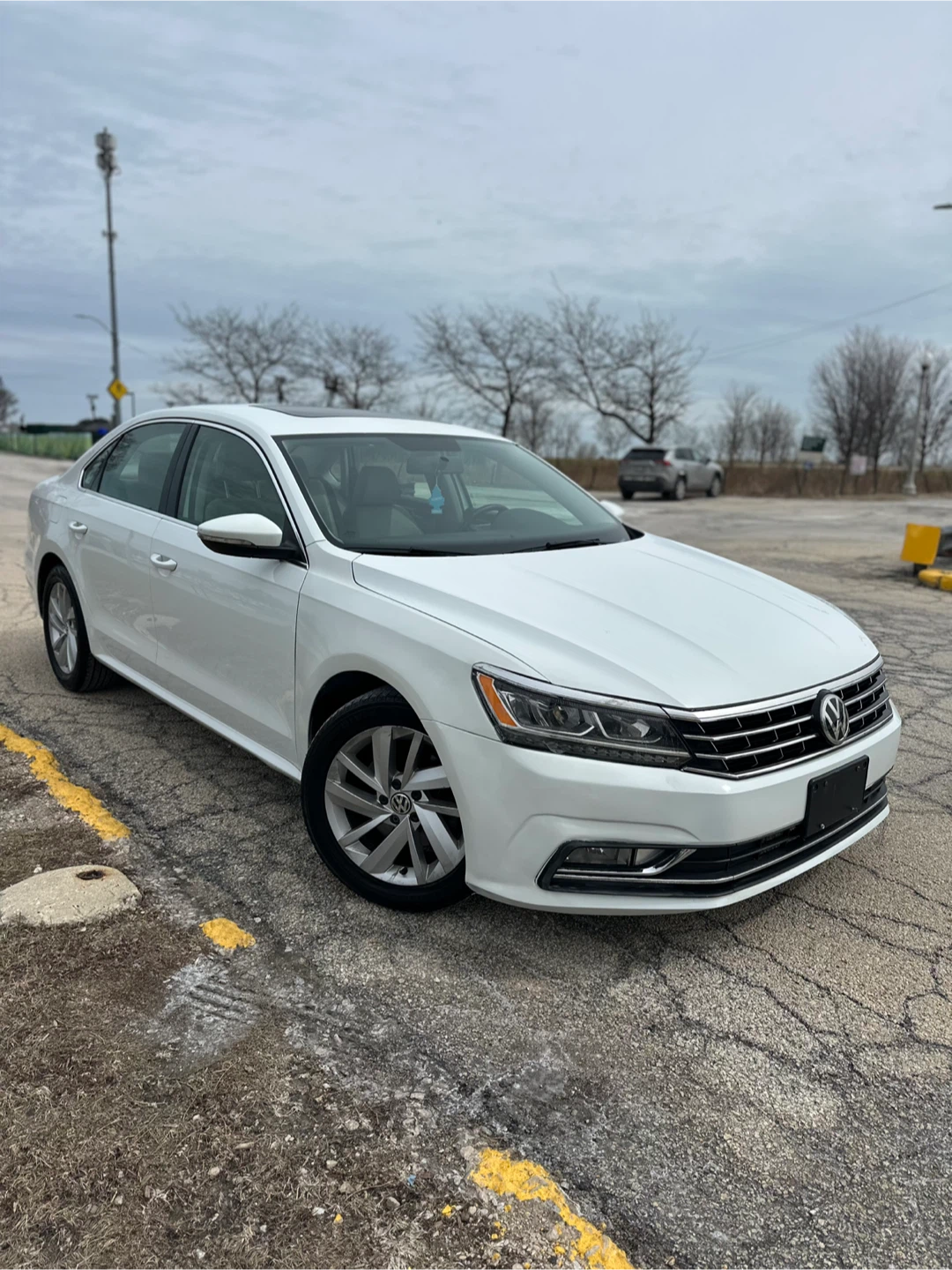2018 Volkswagen Passat - photo 2