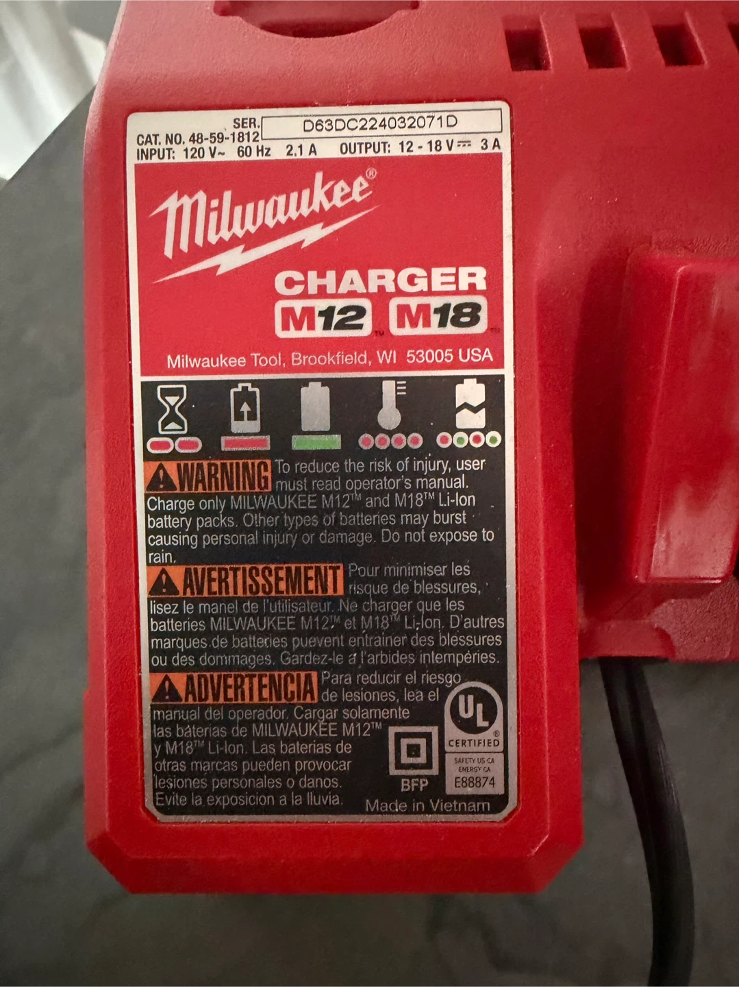 Milwaukee  12V/18V M12/M18 Battery Charger - photo 2