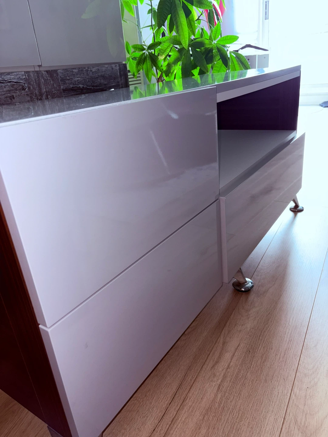 Tv and stand for it - photo 5