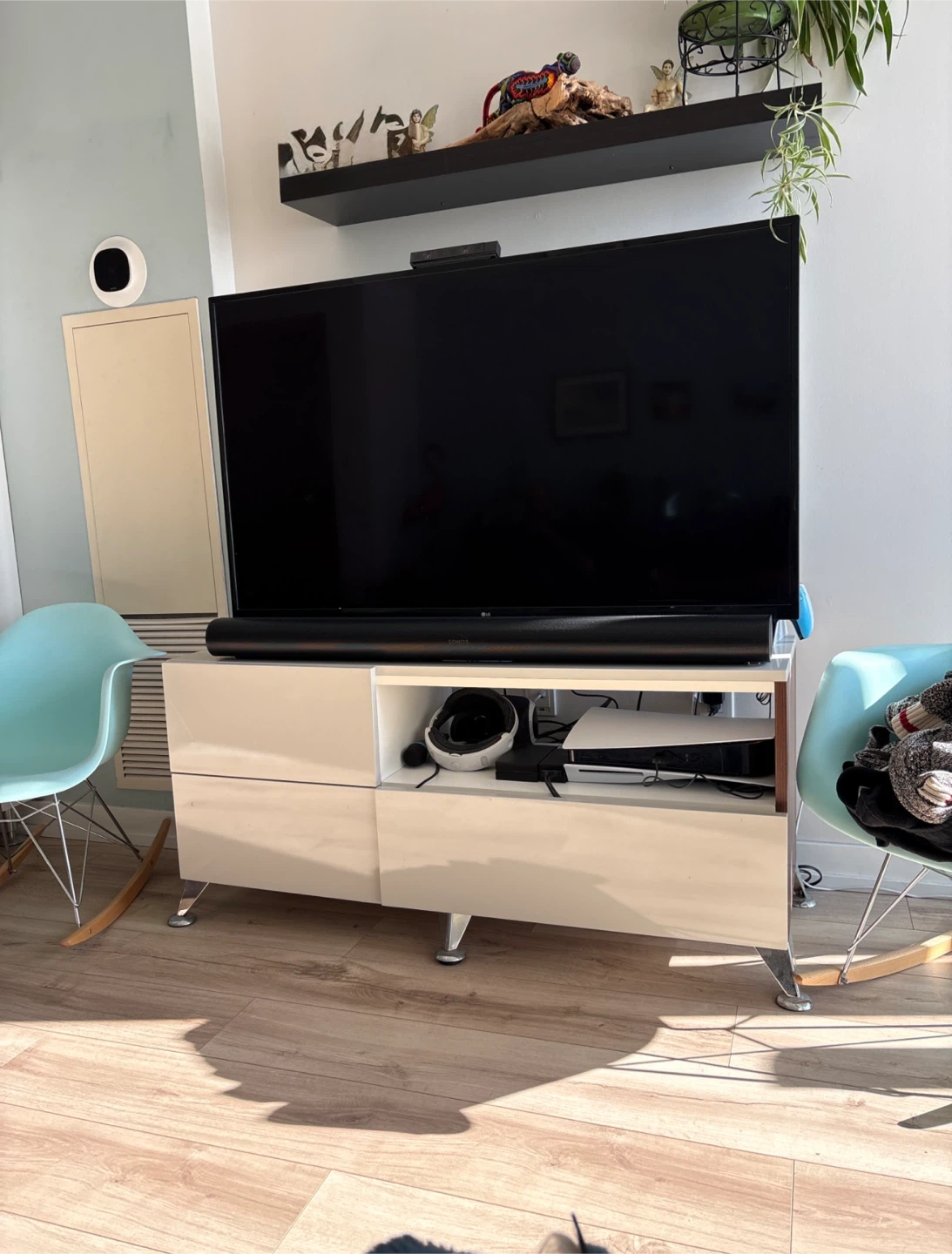 Tv and stand for it - photo 4