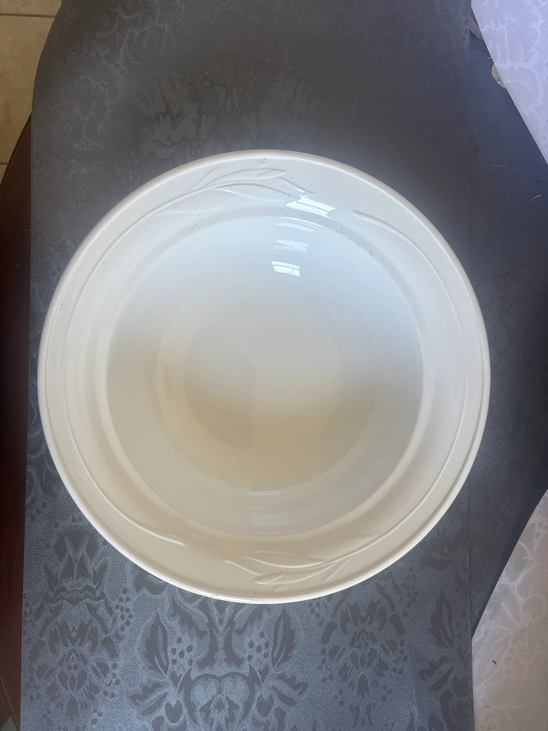White Oval Serving Bowl with Leaf Design - photo 2