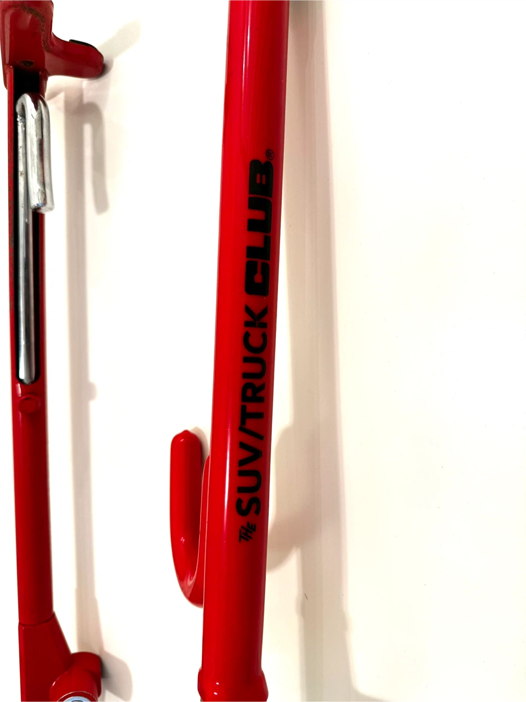 The SUV/TRUCK CLUB Red Car Steering Wheel Lock - photo 2