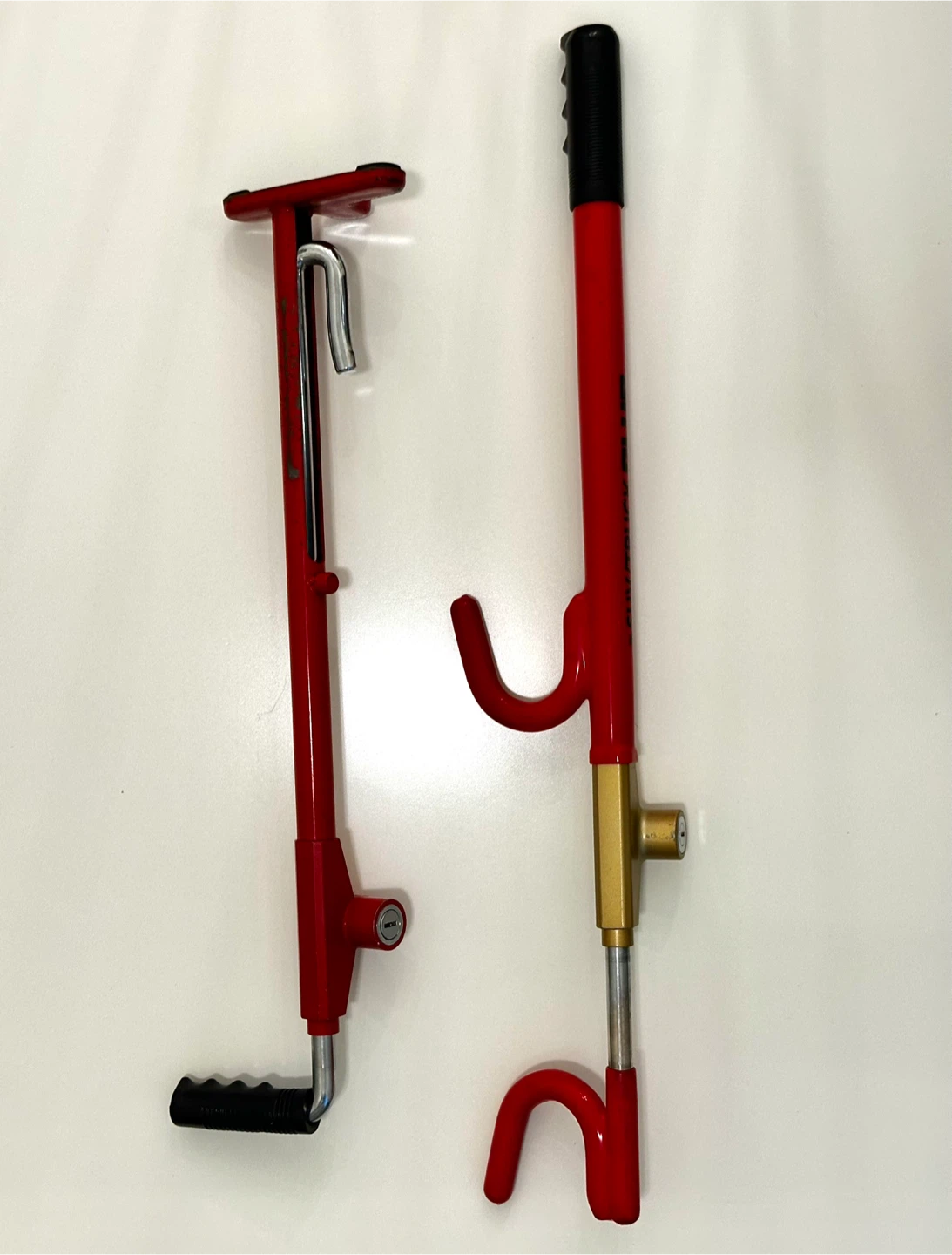 The SUV/TRUCK CLUB Red Car Steering Wheel Lock