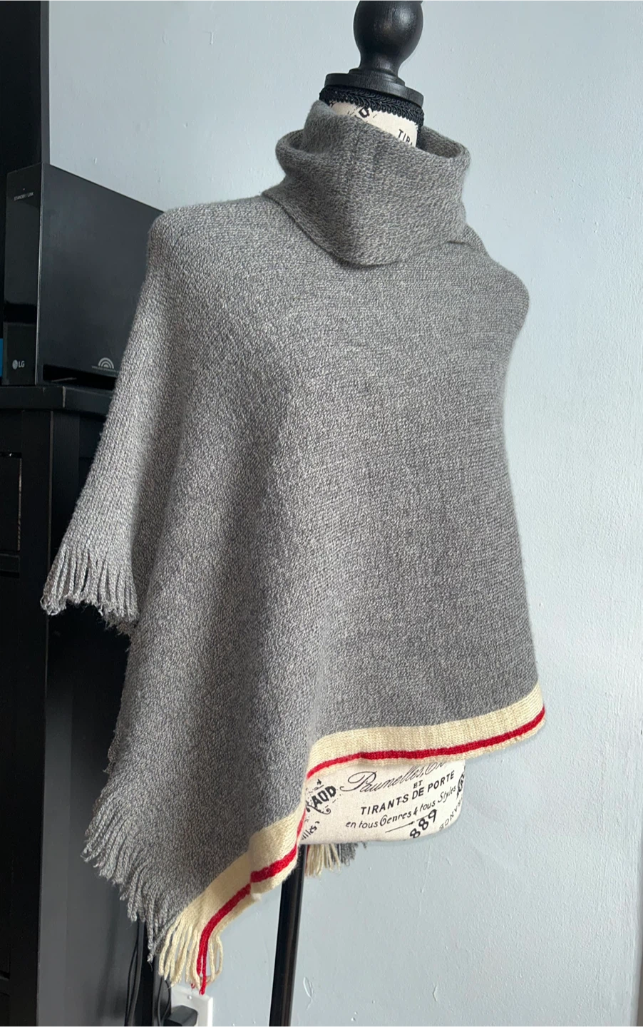 Roots Kids Poncho size L/XL