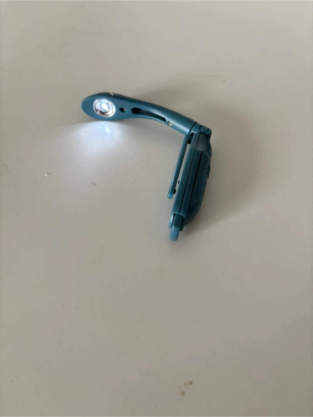 Blue Clip-On Reading Light - photo 2
