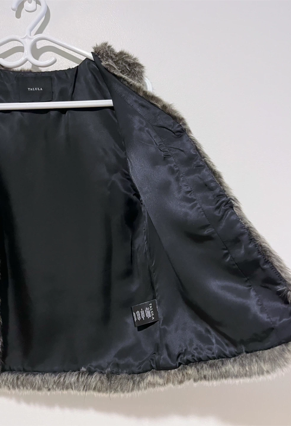 Aritzia Talula Vest - Size XS - photo 3