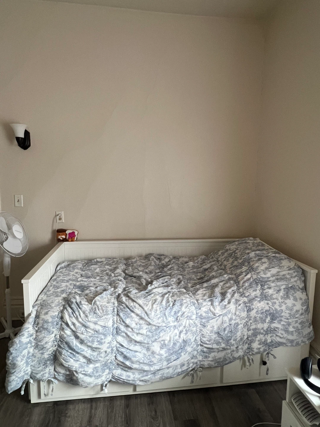 IKEA Day Bed with 3 Drawers - White - photo 3