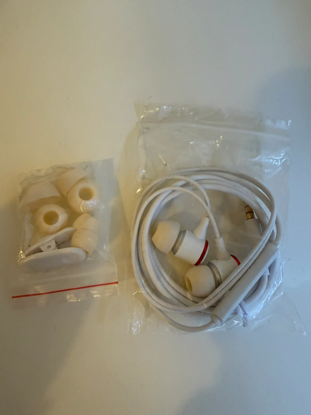 White Earphones with Extra Ear Tips