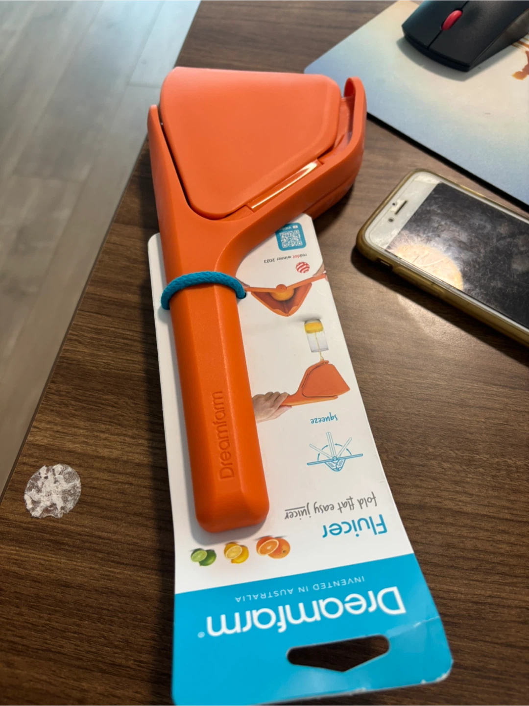 Fold flat easy juicer