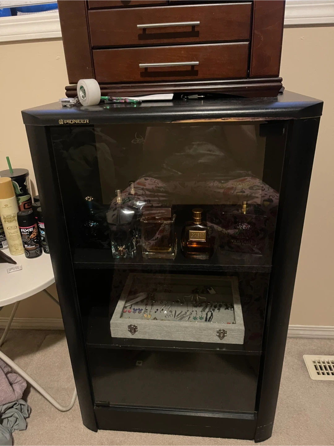 🥕 Pioneer Display Cabinet