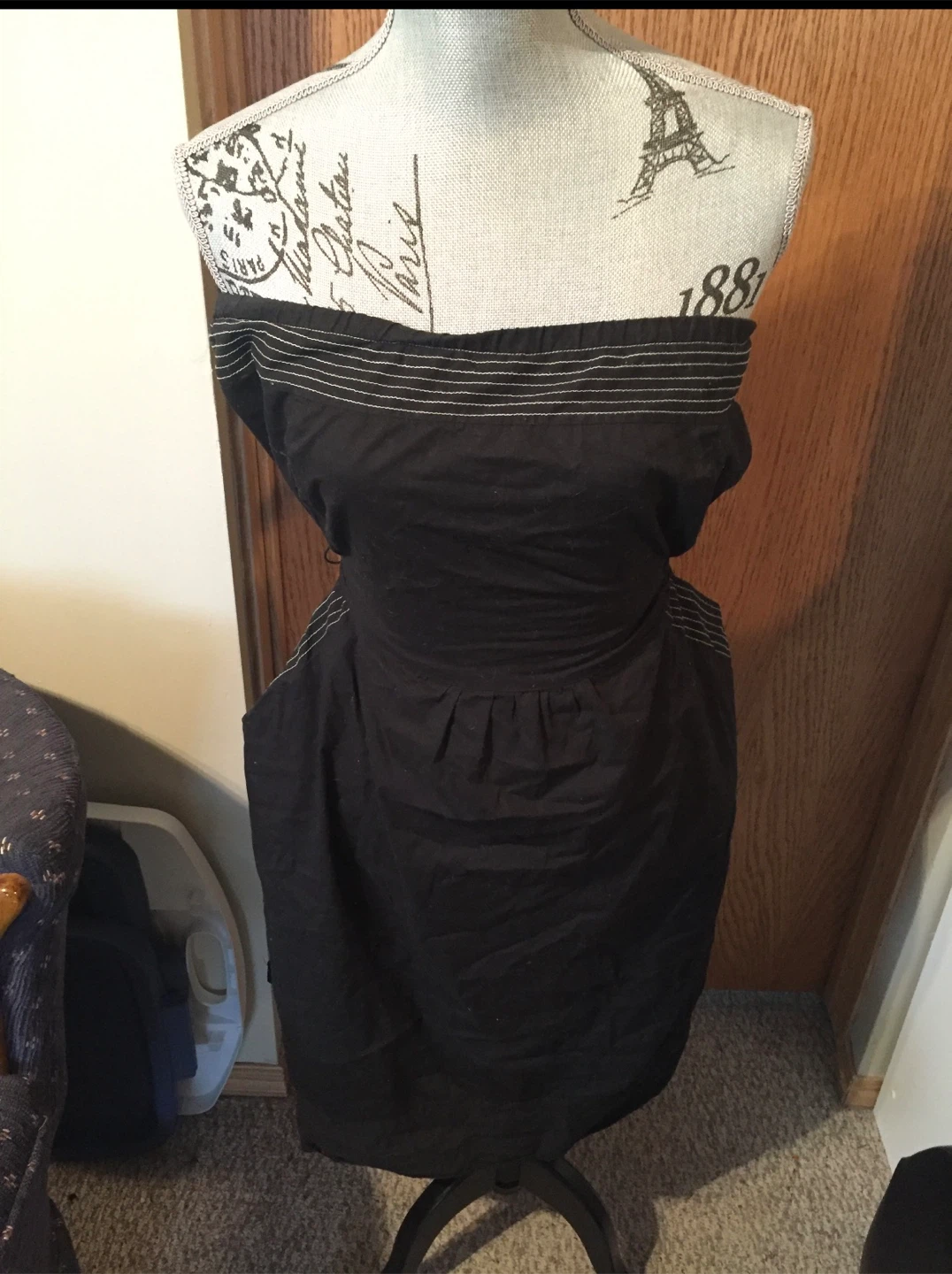 Pennington’s Black Strapless Cotton Dress pockets ties in back
