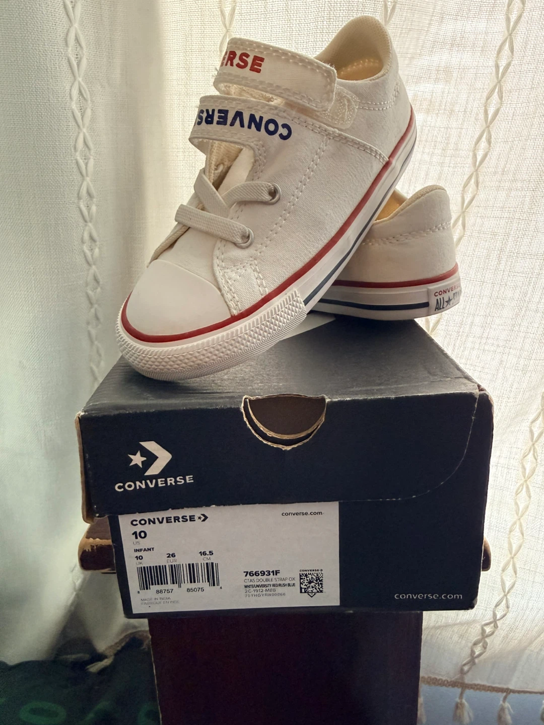 Converse Infant White Hook and Loop Sneakers - Size 10 - photo 2
