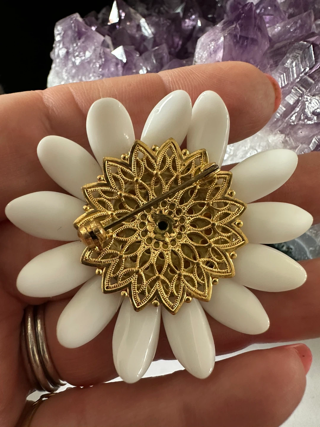 Vintage White Daisy Flower Brooch with Black Center - photo 2