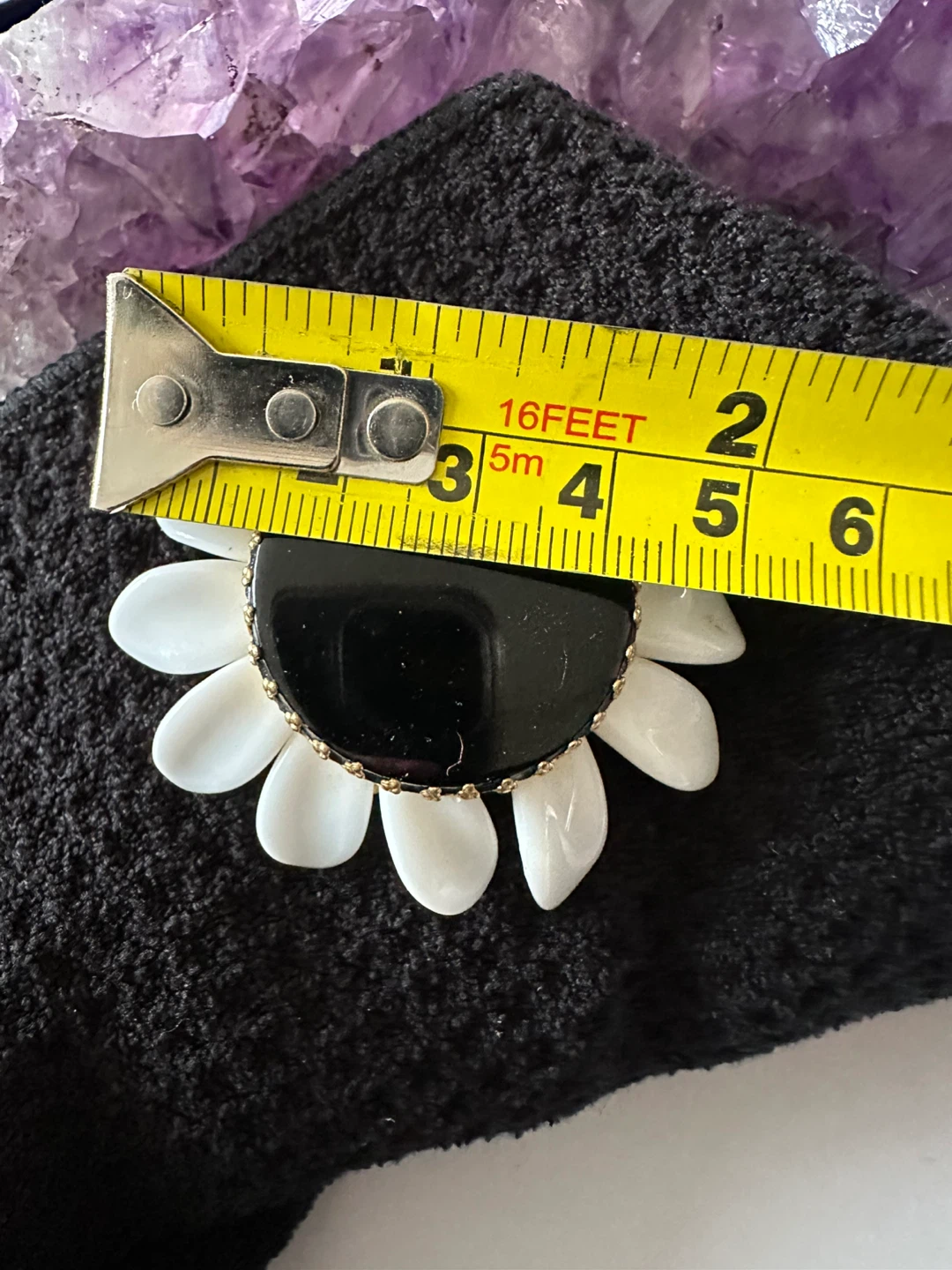 Vintage White Daisy Flower Brooch with Black Center - photo 3