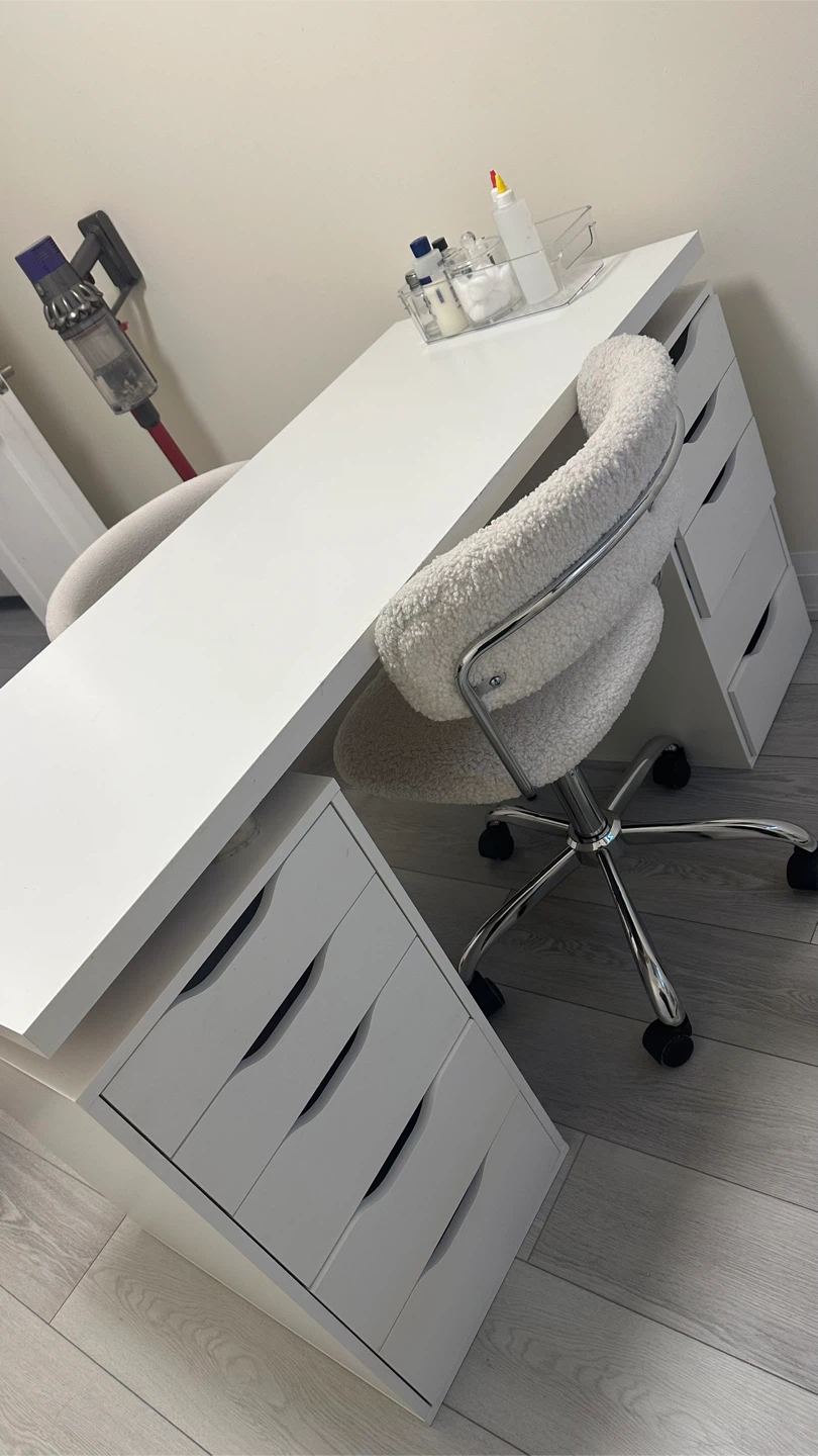 Table desk and chairs
