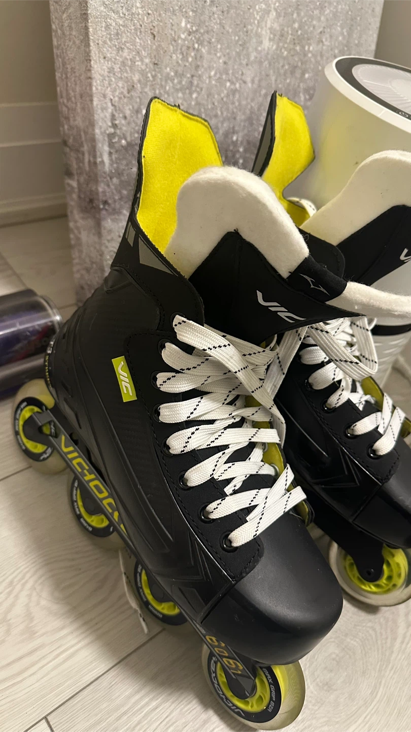 Men’s size 9 rollerblades