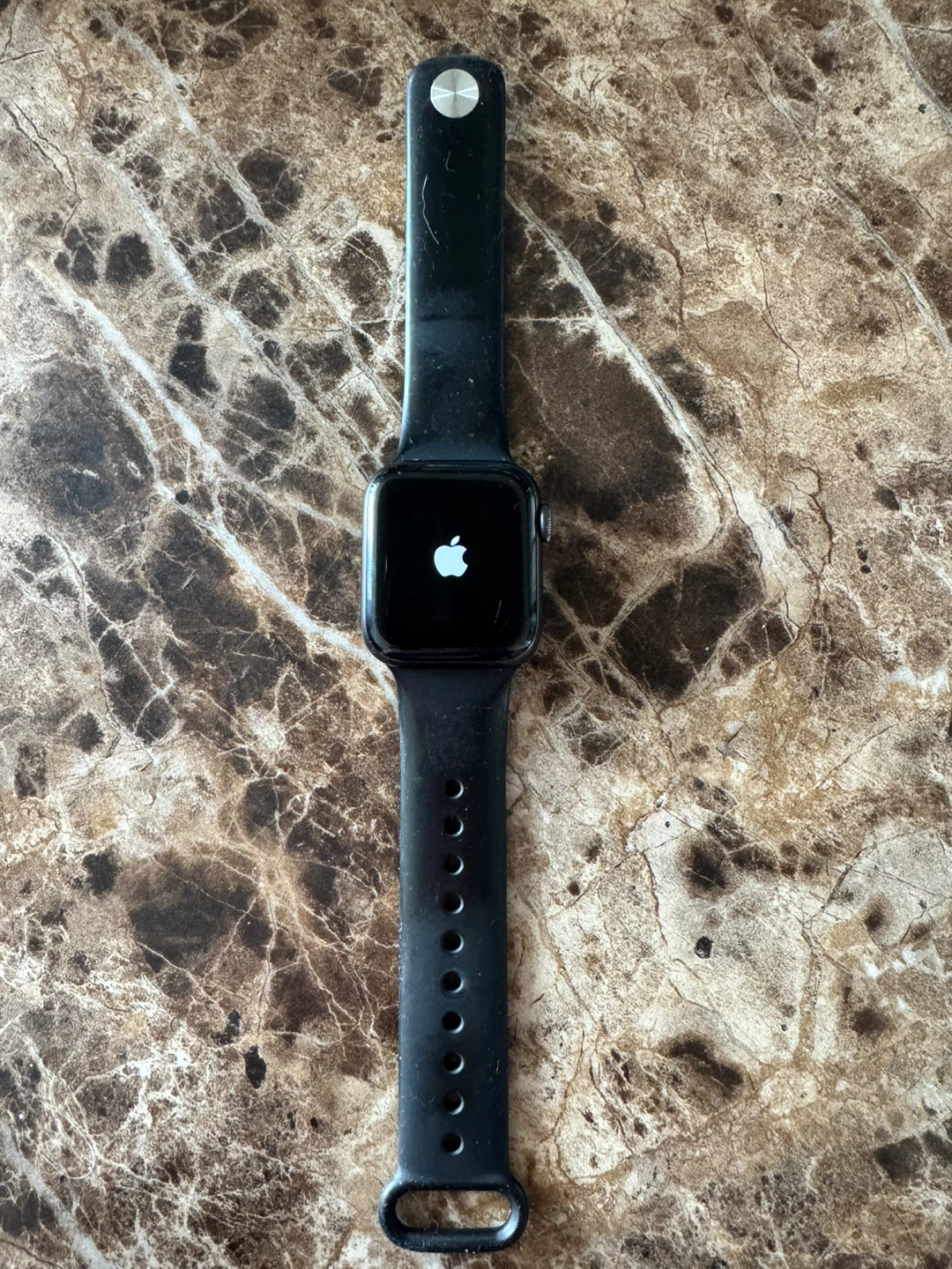 Apple Watch Série 4 GPS, 44mm, Noir