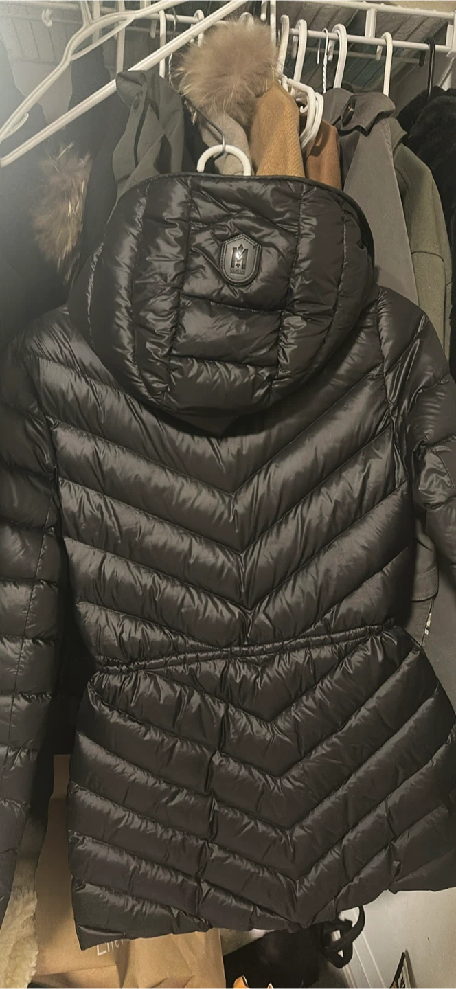 Women’s Mackage down jacket  xs - photo 2