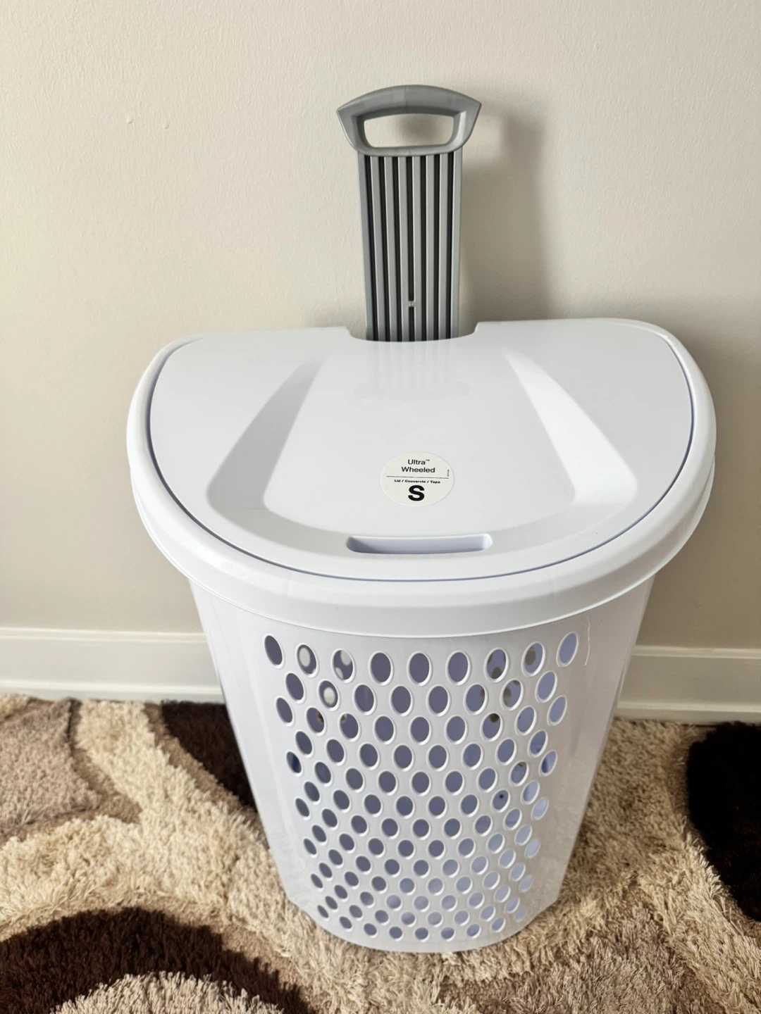 Sterilite Ultra Wheeled Laundry Basket - photo 4