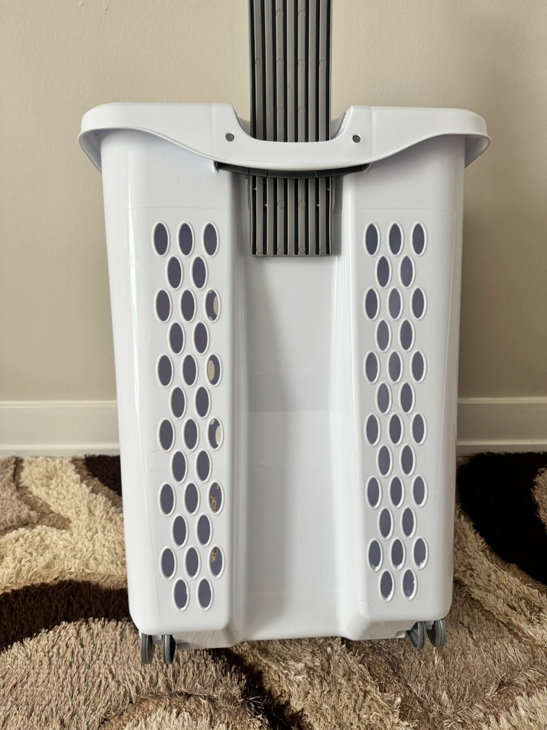 Sterilite Ultra Wheeled Laundry Basket - photo 2