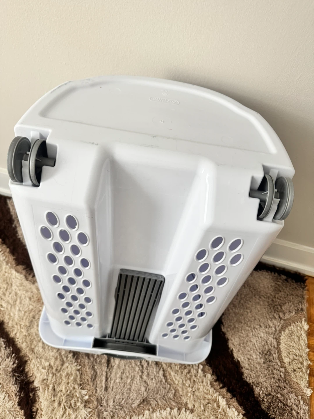 Sterilite Ultra Wheeled Laundry Basket