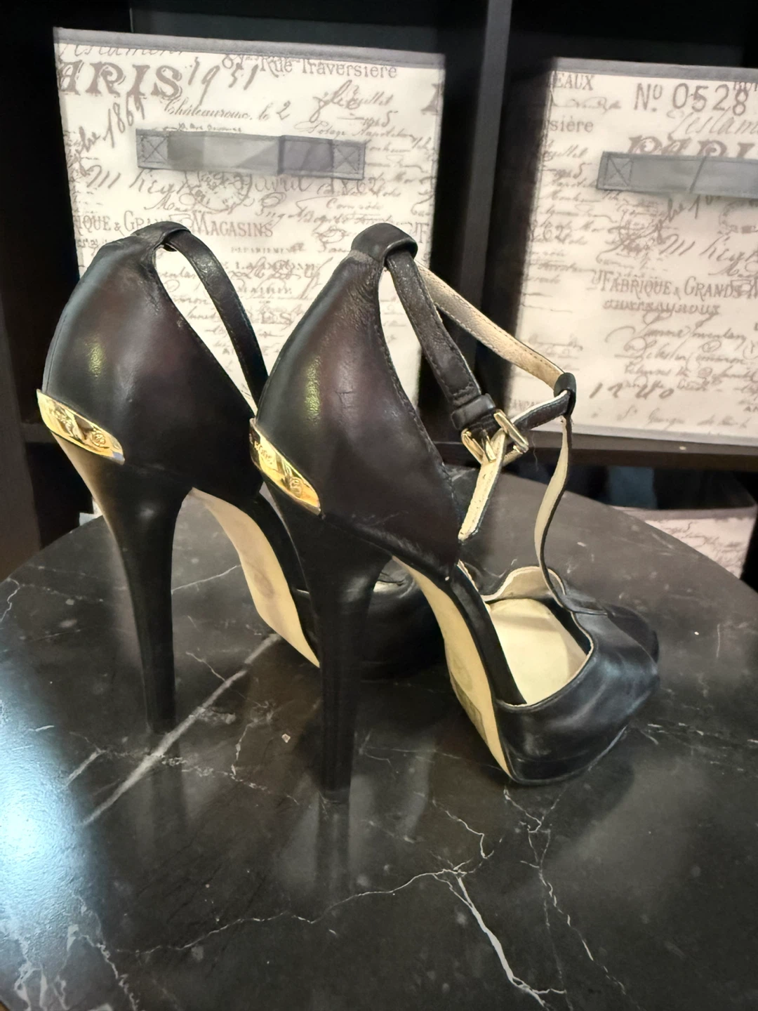 Michael Kors Black Leather Peep Toe Heels Size 5 - photo 4