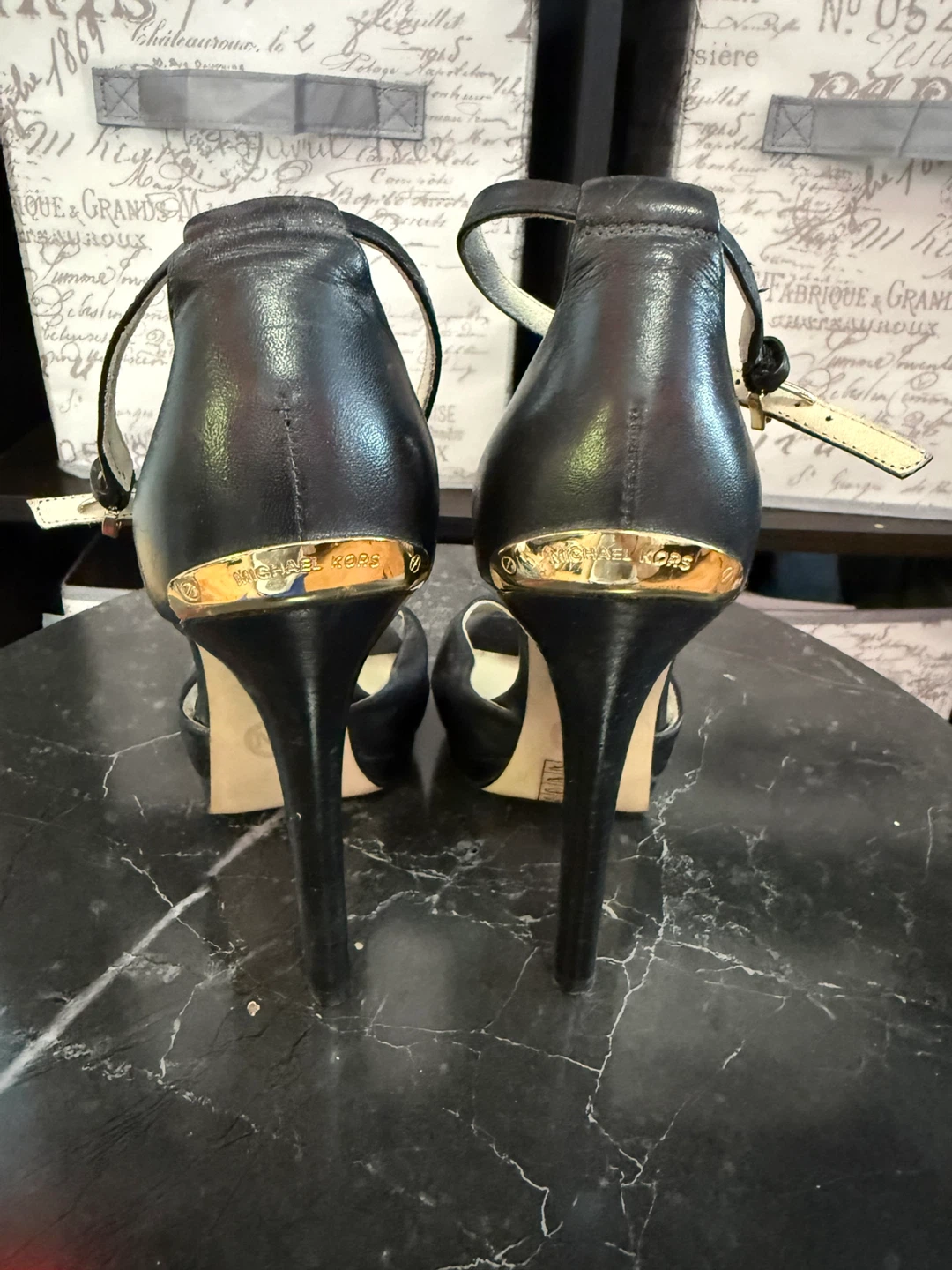 Michael Kors Black Leather Peep Toe Heels Size 5 - photo 3