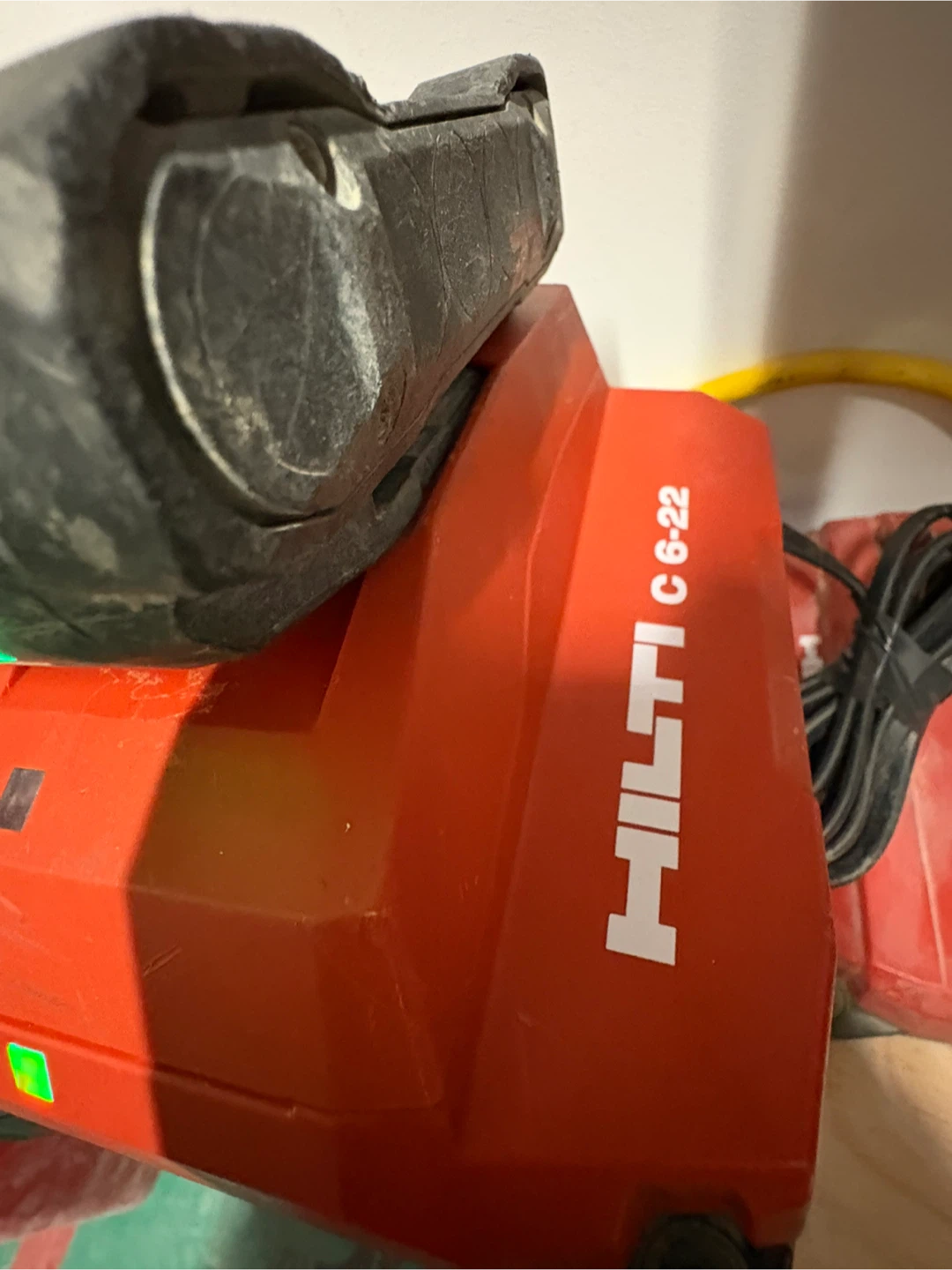Hilti C 6-22 Battery Charger - photo 4