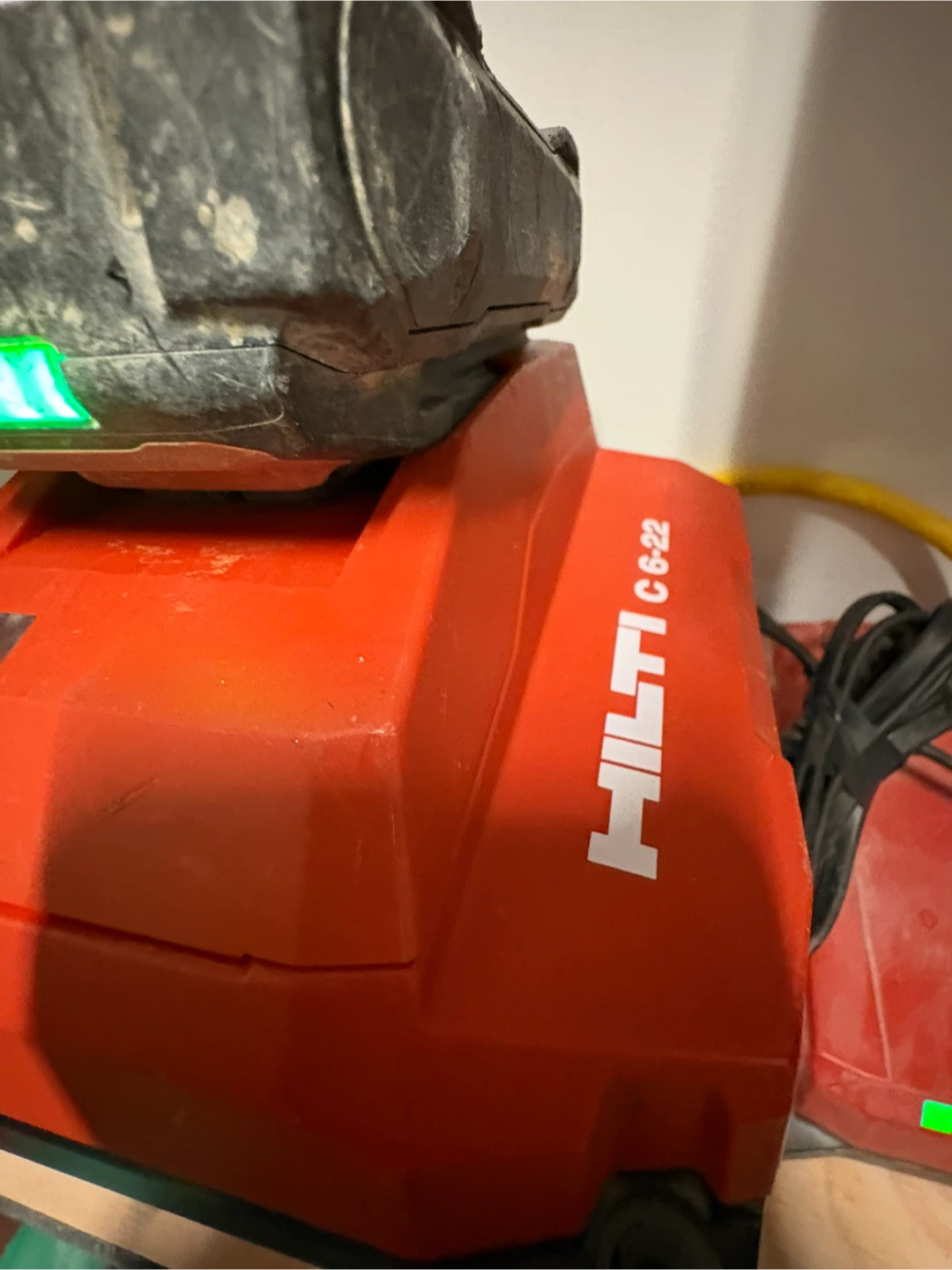 Hilti C 6-22 Battery Charger - photo 3