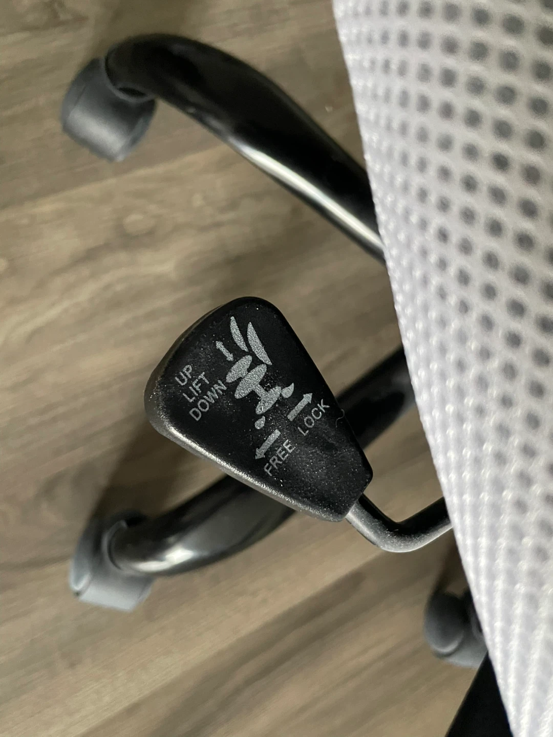 Grey Mesh Office Chair - photo 3