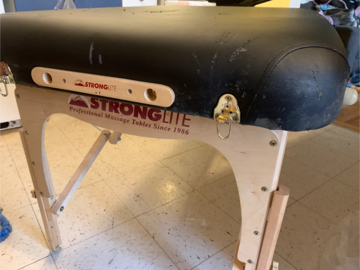 STRONGlite Professional Massage Table - photo 2