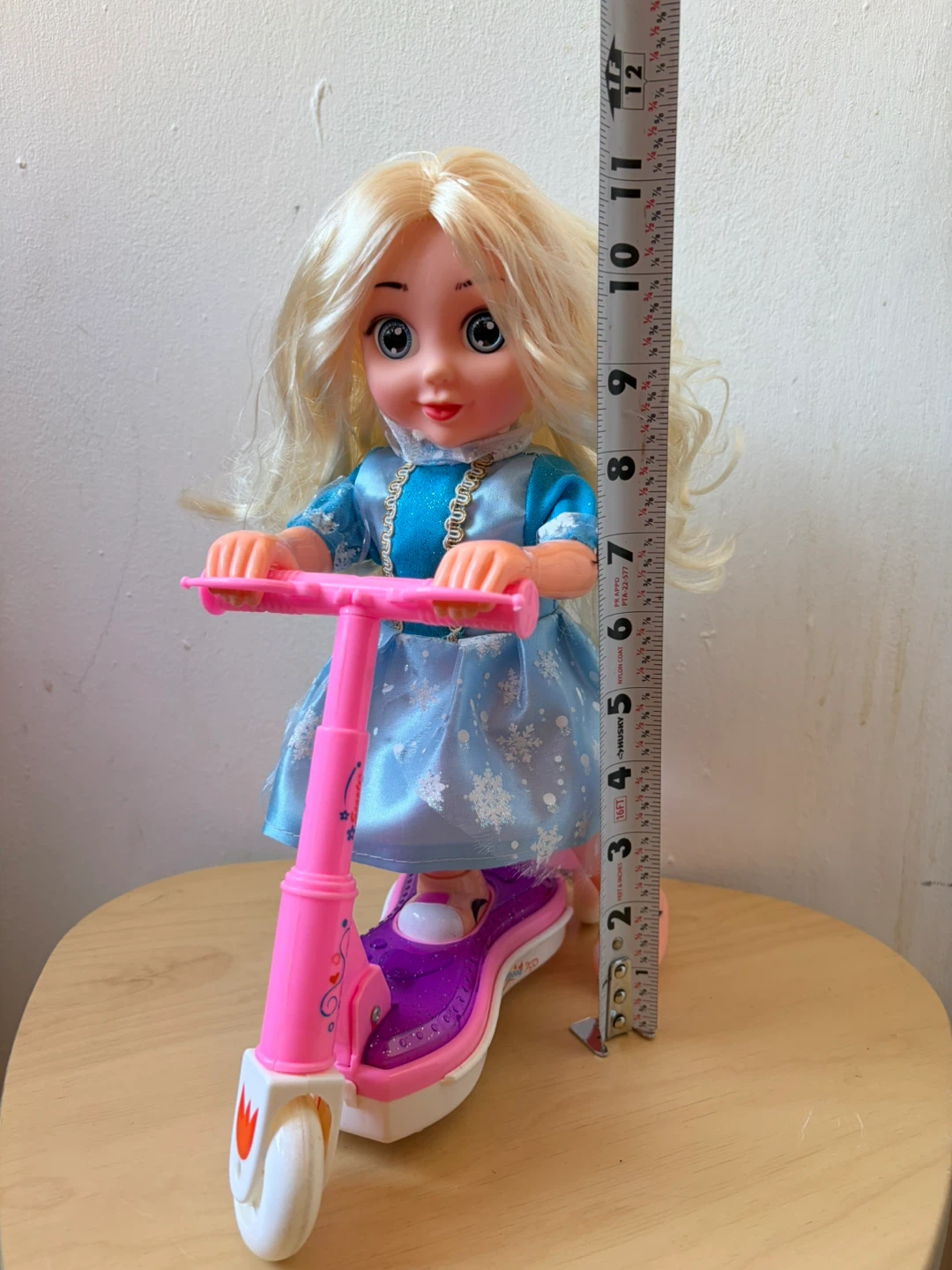 Singing(frozen song) doll and moving scooter - photo 2