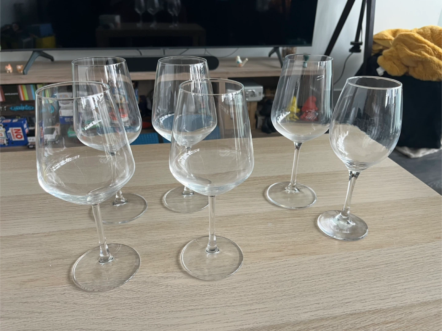 4 RCR Crystal wine glasses + 2